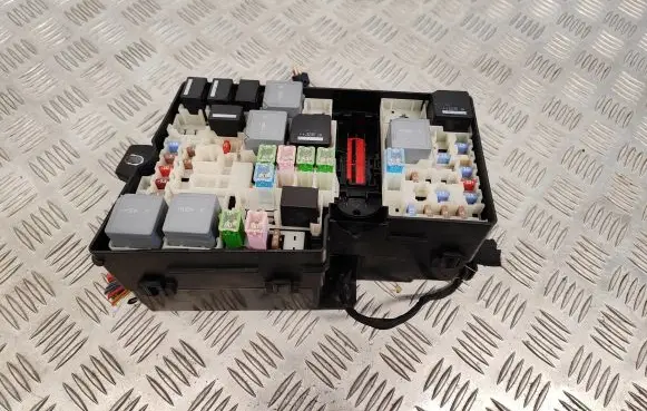 Volvo V40 Fuse box set AV6T14A067AD