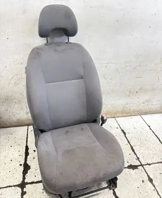 Toyota Prius (NHW20) Front passenger seat