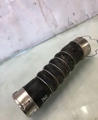 BMW X4 G02 Intercooler hose/pipe 8580077