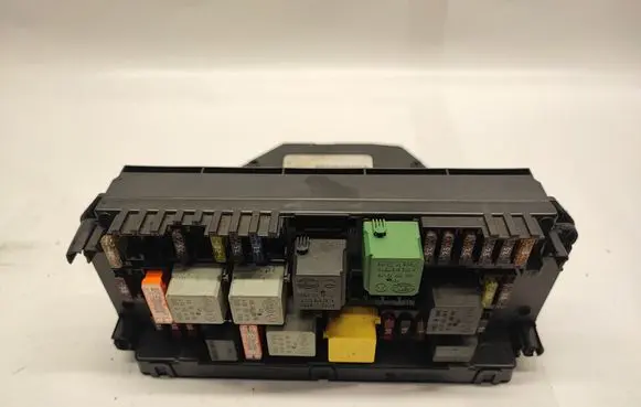 Mercedes-Benz CLS C218 X218 Fuse module A2129006112