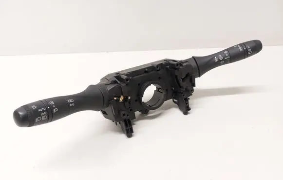 Wiper turn signal indicator stalk/switch