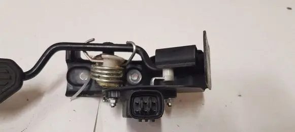 Toyota Avensis T250 Accelerator throttle pedal 8928152011 1985003031