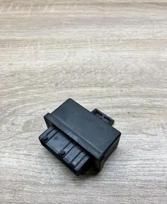 Peugeot 207 Fuel pump relay 240107