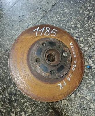 Volvo V70 Front wheel hub