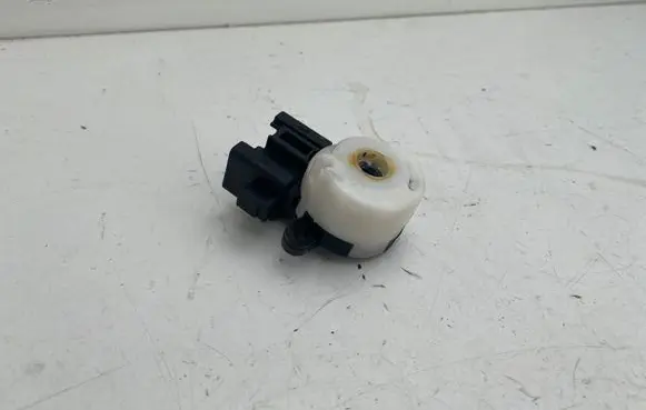 Toyota Avensis T220 Ignition lock contact 