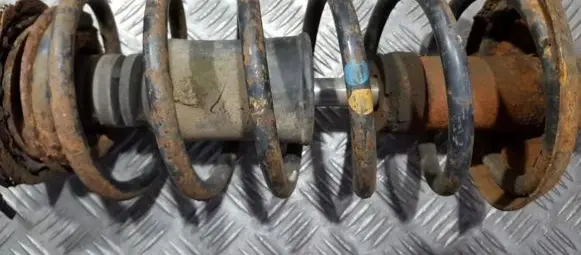 Volkswagen Golf III Front coil spring