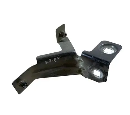Porsche Cayenne (92A) Fender mounting bracket 7P5805603A