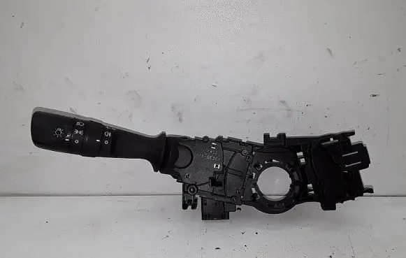 Toyota Auris E180 Light switch 17F852
