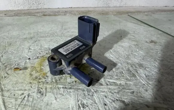 Ford Galaxy Exhaust gas pressure sensor CZQ7A14J24A AV615L200AB