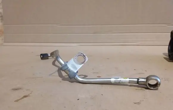 Audi A3 S3 8V Turbo turbocharger oiling pipe/hose 04L145771J