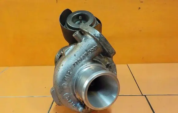 Opel Insignia A Turbo 55552591 100T1