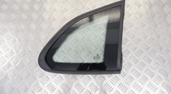 BMW X1 E84 Rear side window 2990330 2991374