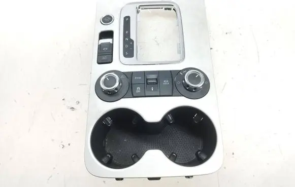 Volkswagen Touareg II Central console control unit 7P1863216 7P6858602 7P6927135