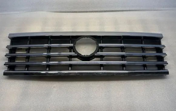 Volkswagen Touareg III Front bumper upper radiator grill 760853653E 760853651L