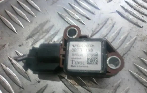 Volvo V50 Airbag deployment crash/impact sensor 30737138