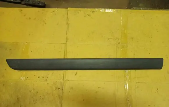 Renault Kangoo II Front door trim (molding) 8200439111