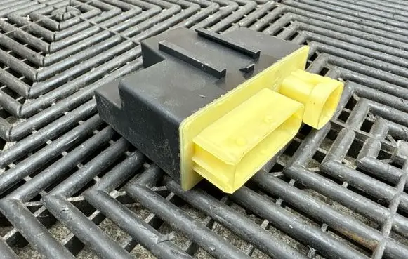 Peugeot 3008 II Glow plug pre-heat relay 9801916680