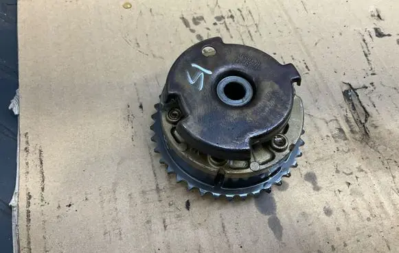 BMW 3 E92 E93 Camshaft pulley/ VANOS 7540347 7540442