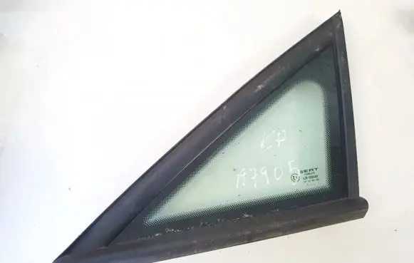 Seat Altea Front triangle window/glass 