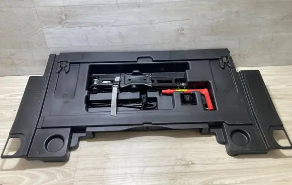 Audi A5 Spare wheel section trim 8W8863373B