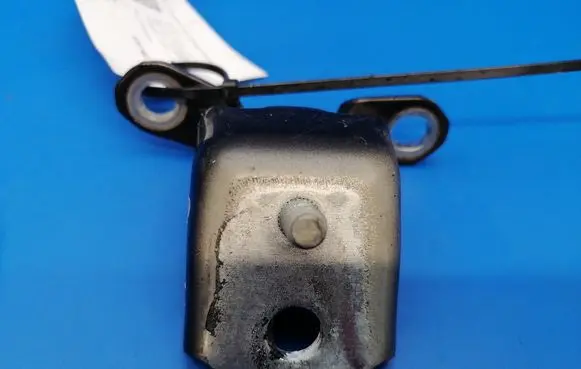 Nissan Note (E11) Rear door upper hinge
