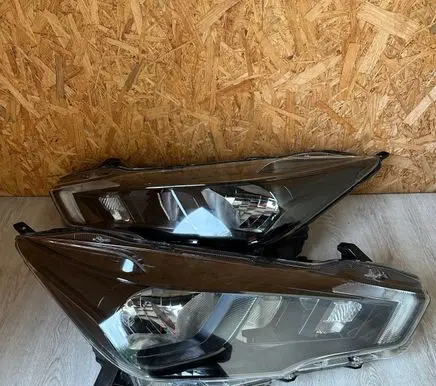 Nissan Micra Headlights/headlamps set 260105FA0B