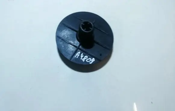 Renault Megane II Spare wheel bolt 8200105397