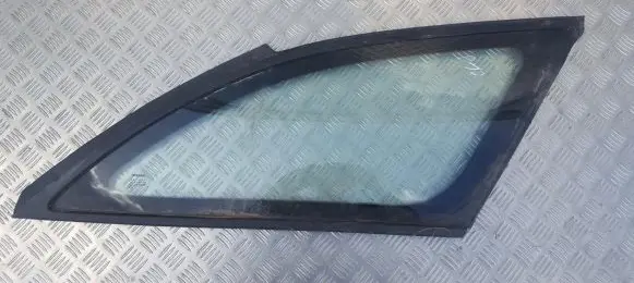 Nissan Primera Rear side window