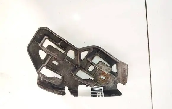 Volkswagen Polo IV 9N3 Front bumper mounting bracket 6Q0807184A