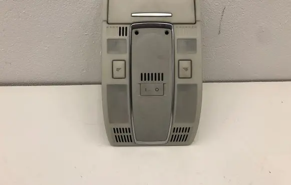 Audi A6 S6 C6 4F Front seat light