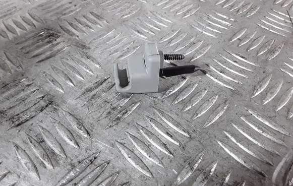 Sun visor clip/hook/bracket