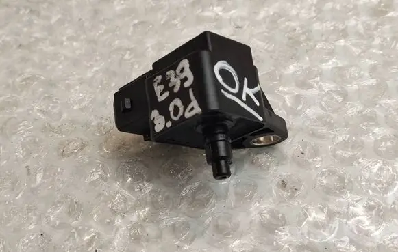 BMW 5 E39 Air pressure sensor 2246977