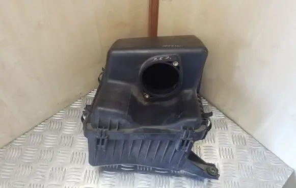 KIA Sorento Air filter box 281103E200