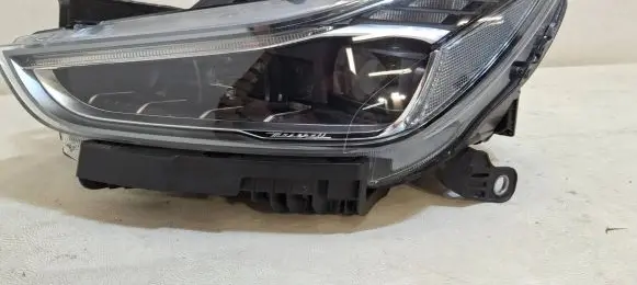 Maserati Ghibli Headlight/headlamp 670100988