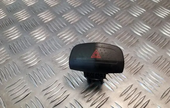 Nissan Primera Hazard light switch