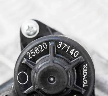 Toyota Prius (XW50) EGR valve 2562037140