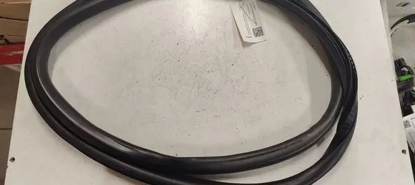 Volvo V40 Front door rubber seal 31385841