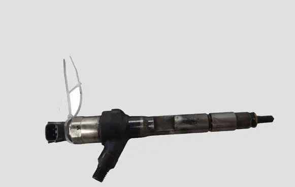 Mazda CX-7 Fuel injector R2AA13H50