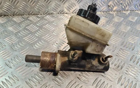 Volkswagen PASSAT B2 Master brake cylinder