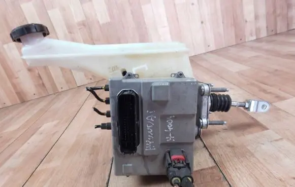 Hyundai Kona I Master brake cylinder 58500K4100 K458553000