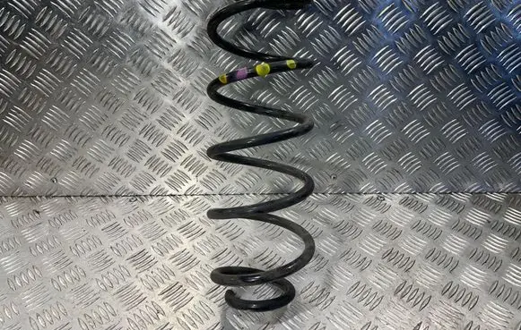 Peugeot 5008 II Rear coil spring