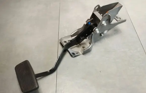 Volkswagen Amarok II Brake pedal MB3C2L388CE 3310460227CE
