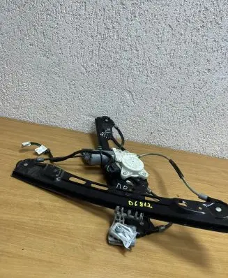 Mercedes-Benz E W211 Rear door window regulator with motor A2118203042 D6812