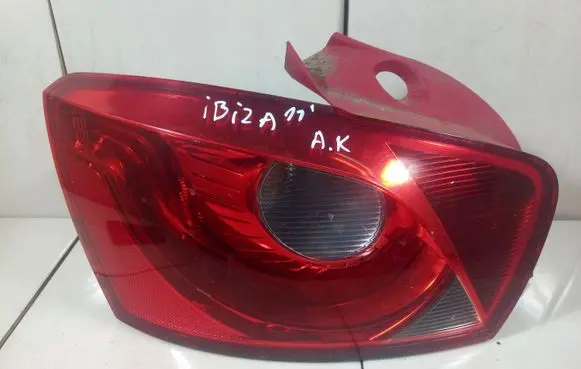 Seat Ibiza IV (6J,6P) Rear/tail lights