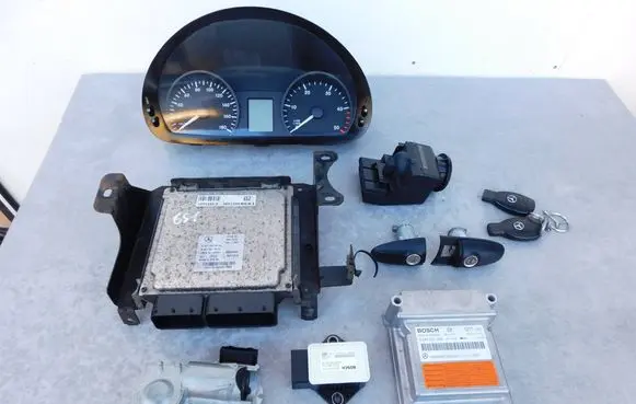 Mercedes-Benz Sprinter W901 W902 W903 W904 Engine ECU kit and lock set A6519000601