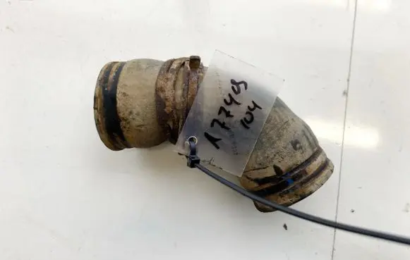 Volkswagen PASSAT B4 Engine coolant pipe/hose