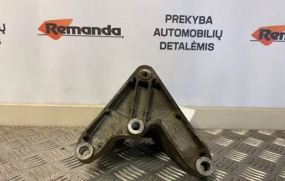 Opel Astra J Engine mounting bracket 13248664