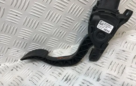 Ford S-MAX Accelerator throttle pedal 6G929F836JC