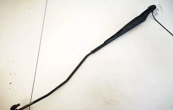 Peugeot 406 Front wiper blade arm