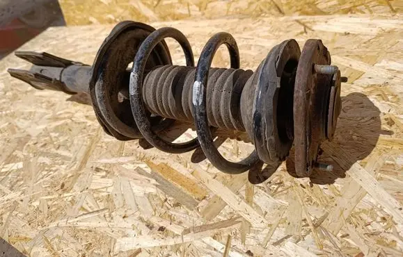 Toyota Corolla Verso AR10 Front shock absorber/damper